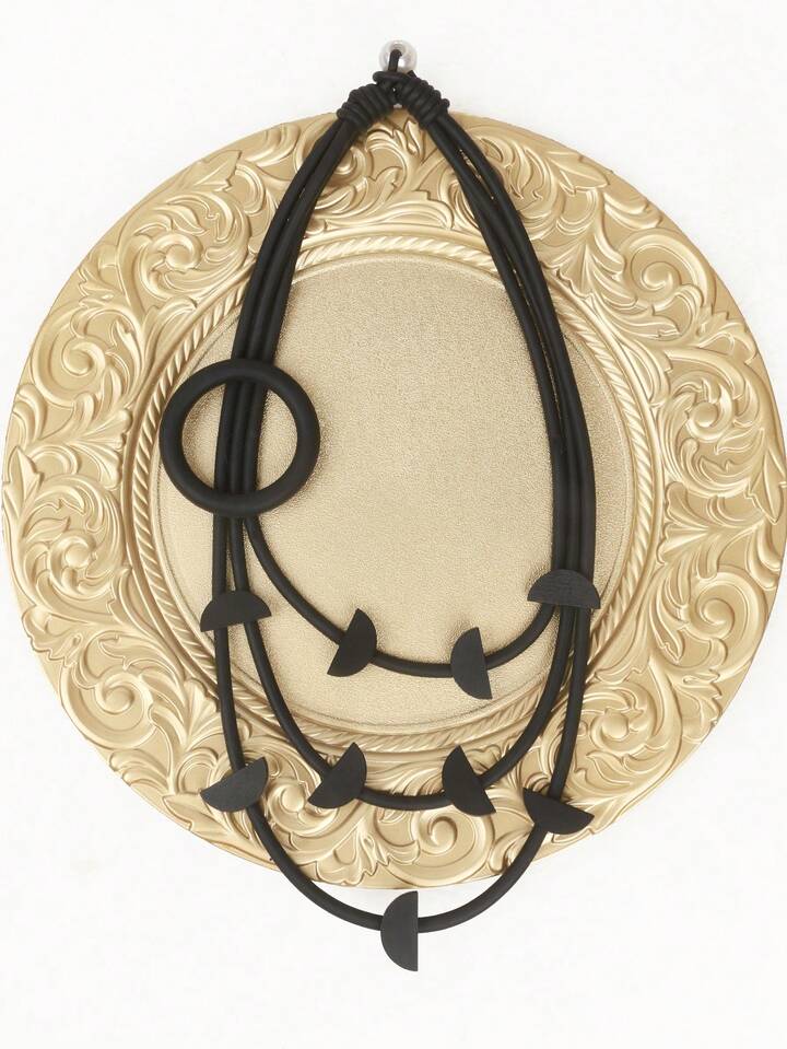 Collier à demi-cercle noir