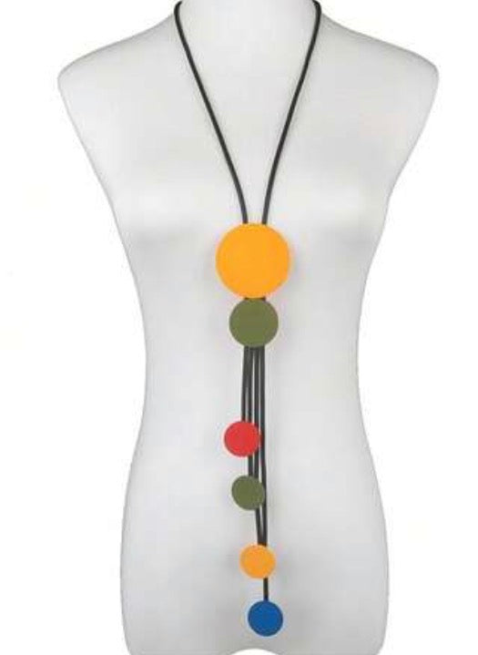 Collier à cercle et multiple couleur
