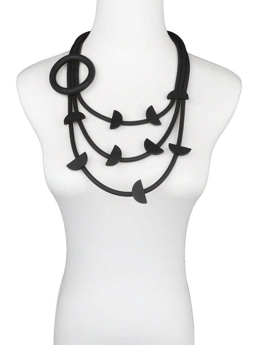 Collier à demi-cercle noir