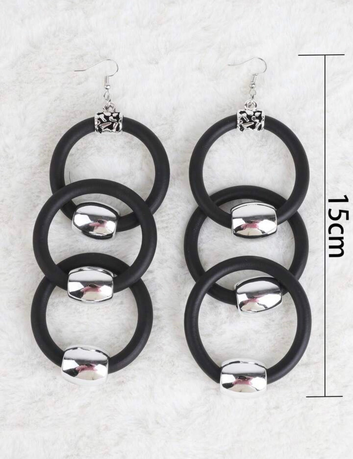 Boucle d’oreille unique