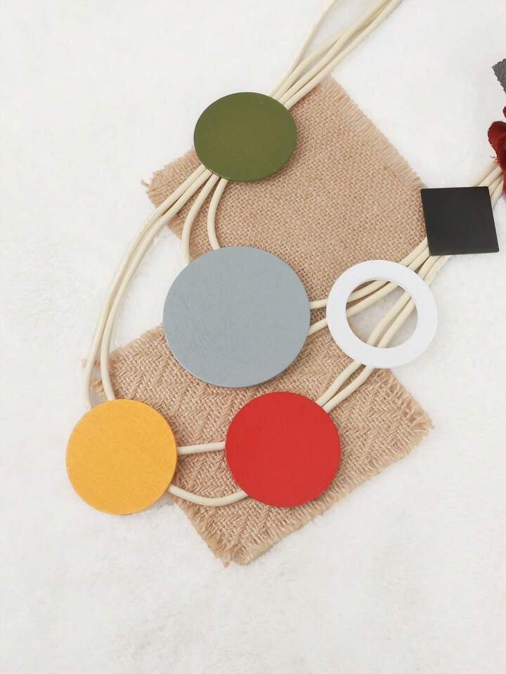 Collier blanc à cercle