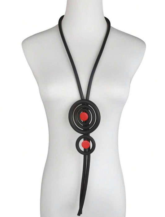 Collier noir et rouge en cercle