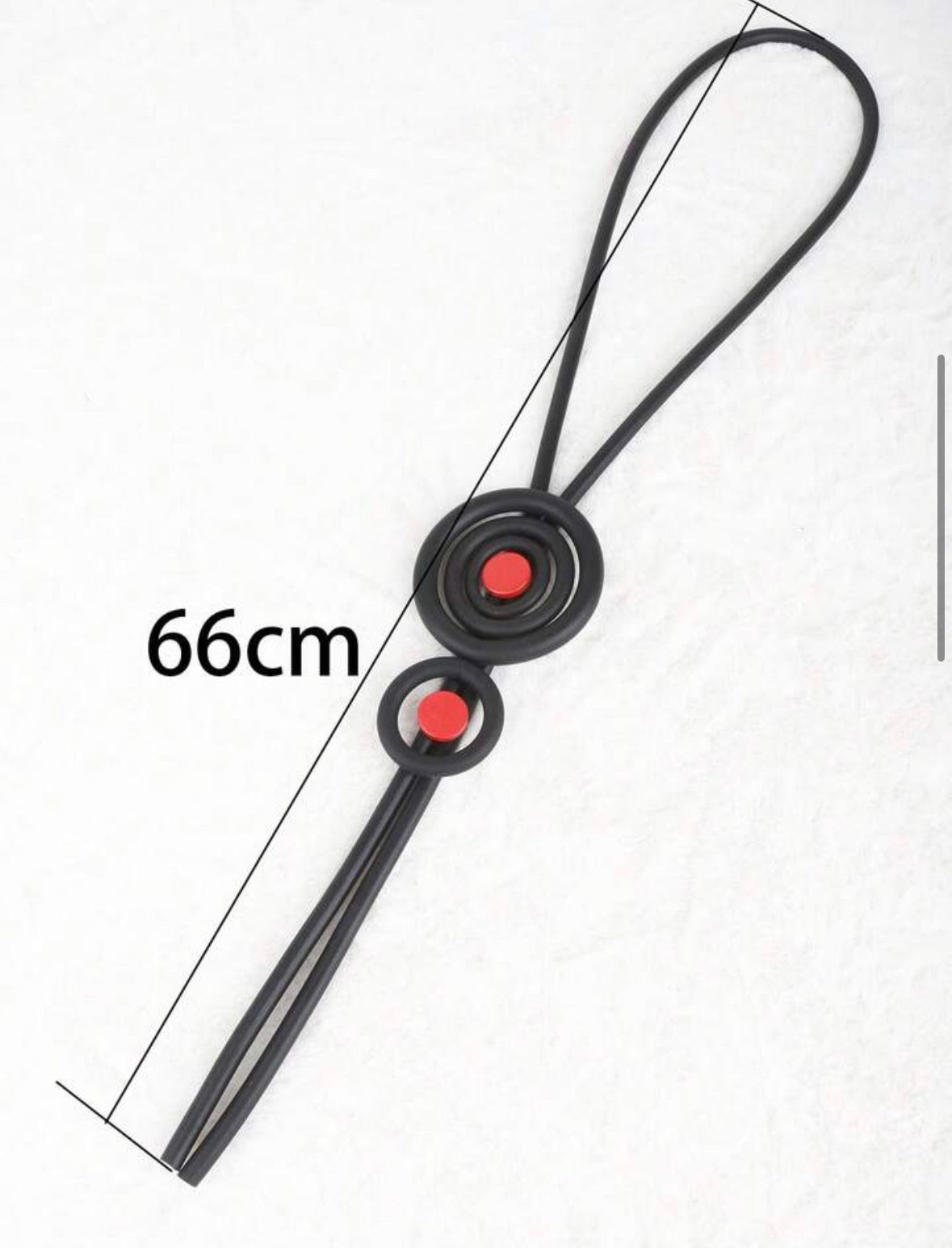 Collier noir et rouge en cercle